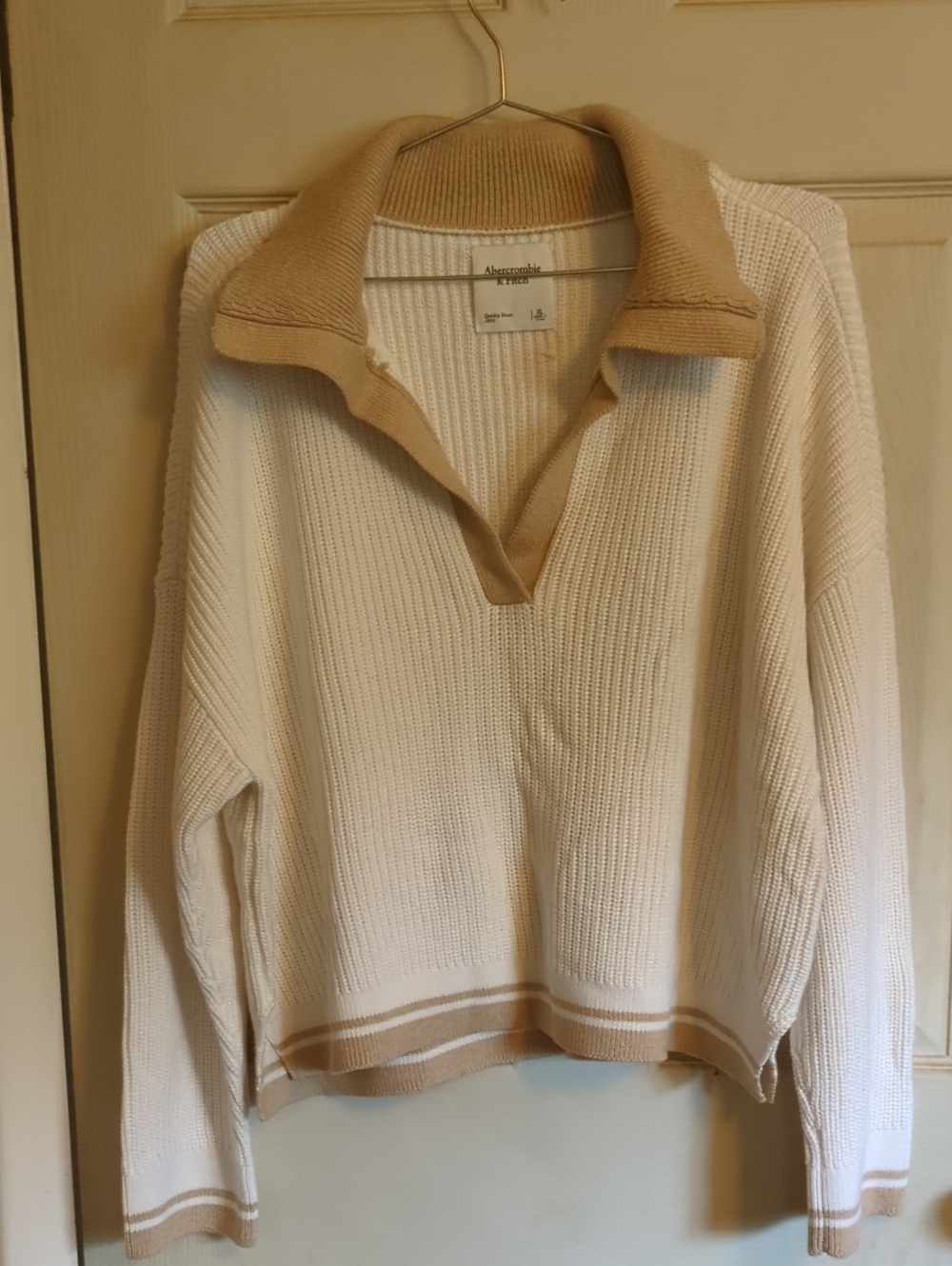 NWOT Abercrombie Fitch Preppy What/Tan Notch Neck Sweater XL